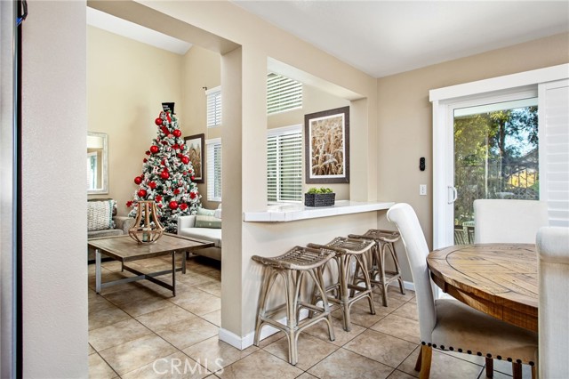 Detail Gallery Image 13 of 42 For 910 Pathfinder Way, Corona,  CA 92878 - 3 Beds | 2/1 Baths