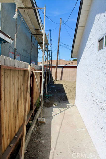 Detail Gallery Image 13 of 22 For 21217 S Main, Carson,  CA 90745 - 2 Beds | 1 Baths