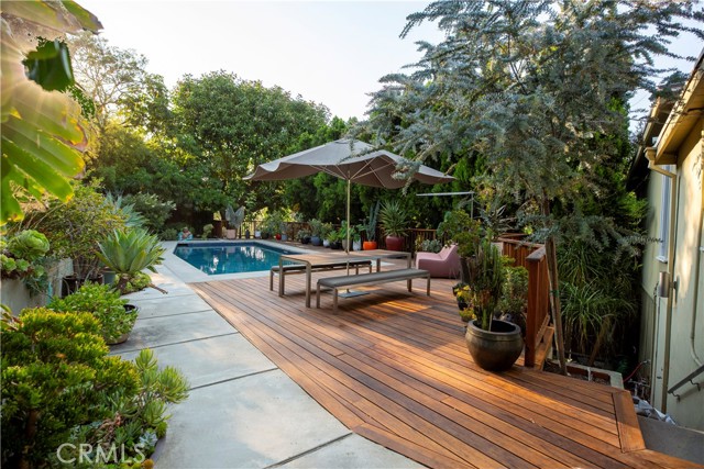 Detail Gallery Image 28 of 54 For 2412 Canyon Oak Dr, Los Angeles,  CA 90068 - 3 Beds | 2 Baths