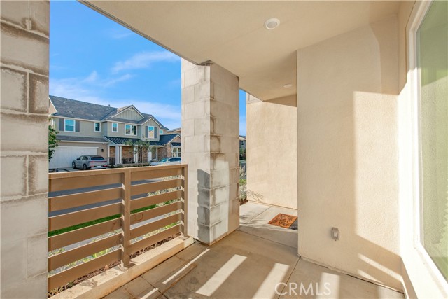 Detail Gallery Image 3 of 32 For 61 Einstein, Irvine,  CA 92618 - 4 Beds | 3/2 Baths