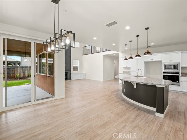 Detail Gallery Image 9 of 37 For 1040 San Marino, Clovis,  CA 93619 - 4 Beds | 3 Baths