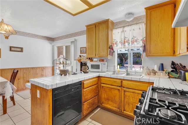 Detail Gallery Image 47 of 69 For 9037 5th Ave, Hesperia,  CA 92345 - 5 Beds | 4 Baths