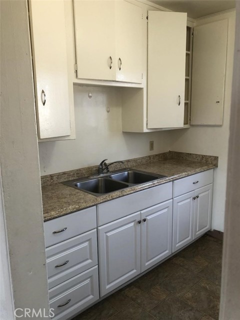 Detail Gallery Image 13 of 18 For 3962 Brighton Ave, Los Angeles,  CA 90062 - – Beds | – Baths