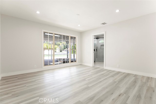 Detail Gallery Image 18 of 28 For 17646 Raymer St, Northridge,  CA 91325 - 3 Beds | 3 Baths