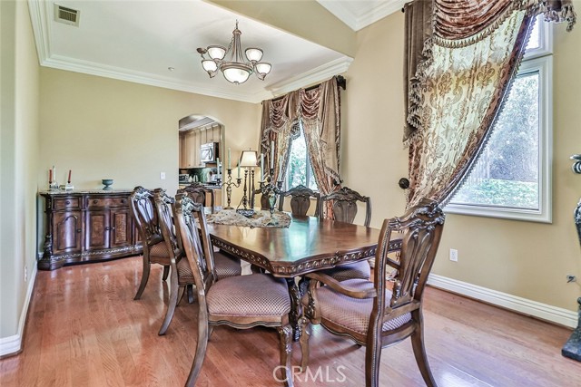 Detail Gallery Image 13 of 61 For 13910 Mountain View Pl, Sylmar,  CA 91342 - 5 Beds | 3 Baths