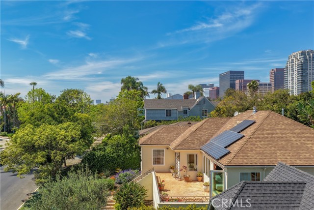 Detail Gallery Image 7 of 56 For 10707 Rochester, Los Angeles,  CA 90024 - 3 Beds | 3 Baths