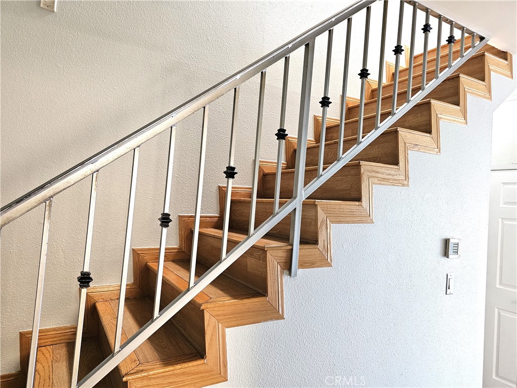 https://media.crmls.org/medias/2b72533c-6201-4a9d-a15b-51b2afeddea1.jpg?preset=X-Large