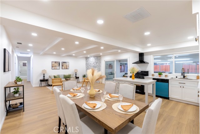 Detail Gallery Image 4 of 28 For 5245 N Mountain View, San Bernardino,  CA 92407 - 5 Beds | 2 Baths