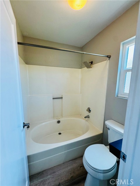 Detail Gallery Image 14 of 28 For 39780 Oak Cliff Dr, Temecula,  CA 92591 - 3 Beds | 2/1 Baths