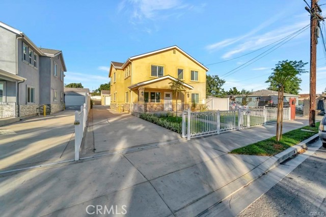 1111 N Mulberry Street, Compton CA: https://media.crmls.org/medias/2b73d825-681c-404c-8f27-9a7e7f342cdd.jpg
