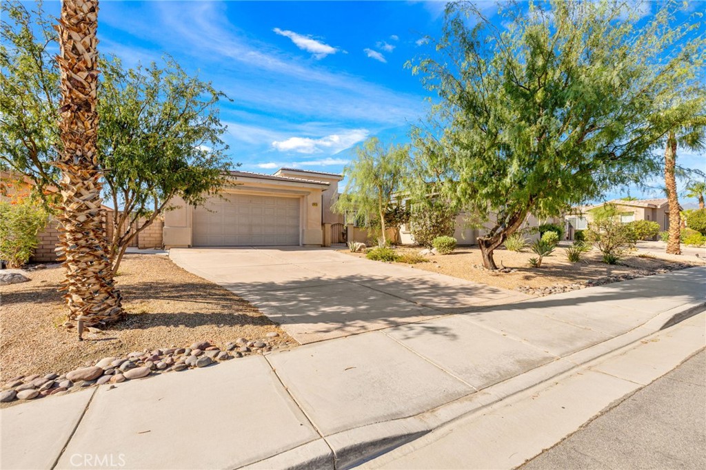 MLS #OC25198586 image #1