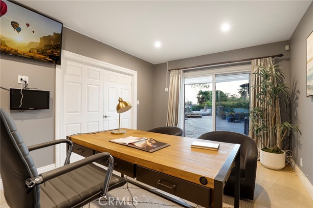 3654 Wrightwood Dr, Studio City CA: https://media.crmls.org/medias/2b744597-977d-4d92-949d-caacbca91608.jpg
