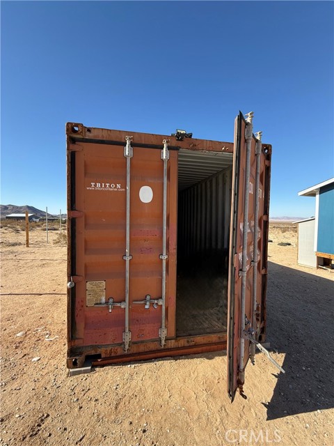 60588 Herdmans Road, Landers CA: https://media.crmls.org/medias/2b74d54d-6b6b-4ee9-b5ad-ddde7a67965c.jpg