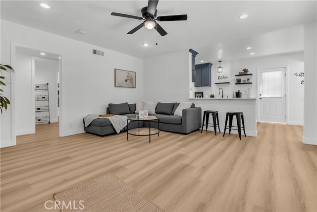 Detail Gallery Image 12 of 46 For 15030 Marcolesco, Lake Elsinore,  CA 92530 - 3 Beds | 3 Baths