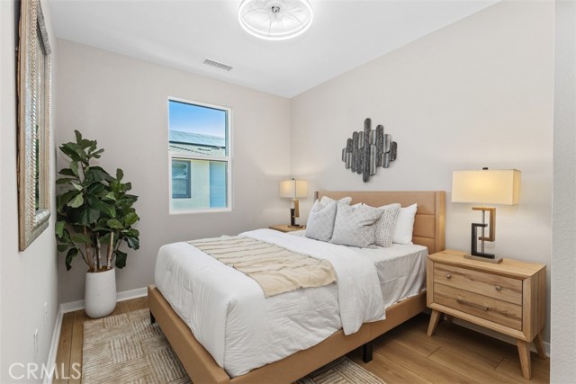 Detail Gallery Image 25 of 31 For 109 S Laxore St #303,  Anaheim,  CA 92804 - 4 Beds | 3/1 Baths