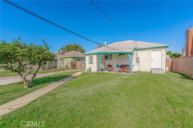 3834 West Boulevard, Los Angeles CA: https://media.crmls.org/medias/2b7582d8-5dca-4673-aac0-f17428f90cee.jpg