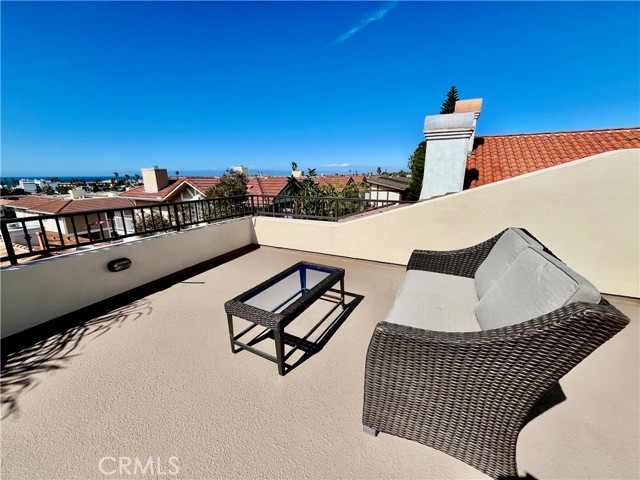 Detail Gallery Image 46 of 65 For 227 S Helberta Ave #B,  Redondo Beach,  CA 90277 - 4 Beds | 3/1 Baths