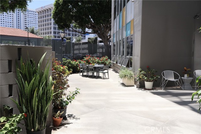 100 Atlantic Avenue, Long Beach CA: https://media.crmls.org/medias/2b75a1ff-7d33-4da0-8d03-3865a8a1f96c.jpg