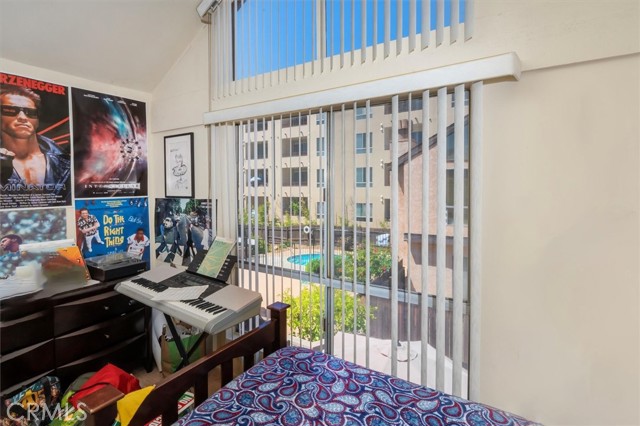 Detail Gallery Image 19 of 25 For 5461 Newcastle Ave #8,  Encino,  CA 91316 - 2 Beds | 2/1 Baths