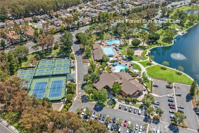 21802 Bass Lake Circle, Lake Forest CA: https://media.crmls.org/medias/2b79a659-0181-438e-8ee4-6c6698eec09e.jpg