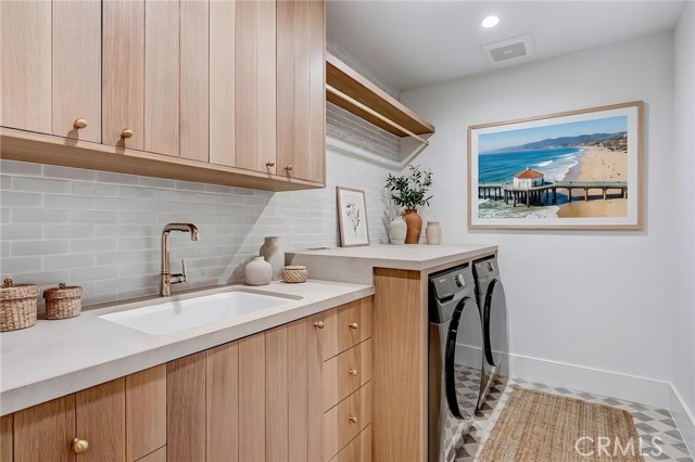 1400 Esplanade, Redondo Beach, California 90277, 4 Bedrooms Bedrooms, 0 ,4 BathroomsBathrooms,Residential,For Sale,Esplanade,0,SB26127556