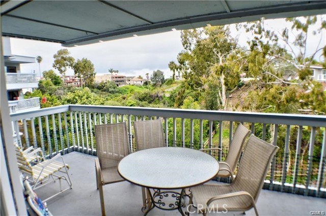 Detail Gallery Image 9 of 24 For 220 Avenida Montalvo #C,  San Clemente,  CA 92672 - 3 Beds | 2 Baths