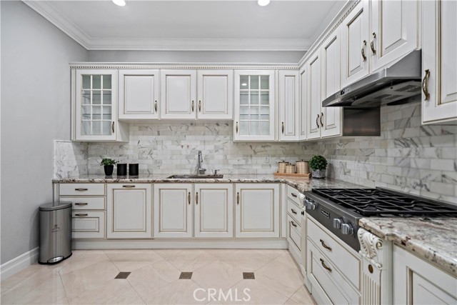 2535 Bronzewood Drive, Tustin CA: https://media.crmls.org/medias/2b7a40aa-7489-4576-bf81-1e2401af622f.jpg