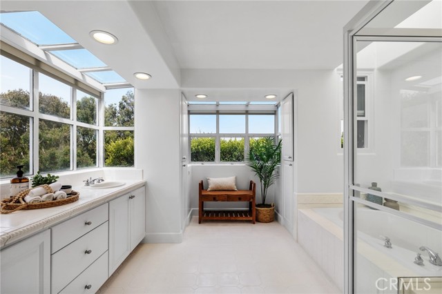 2310 Laurel Bluff, Manhattan Beach, California 90266, 4 Bedrooms Bedrooms, ,3 BathroomsBathrooms,Residential,Sold,Laurel Bluff,SB22159511