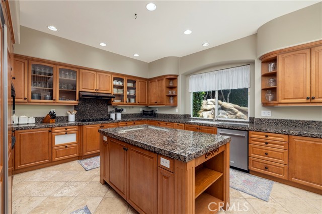 10 Spring Grove, Irvine CA: https://media.crmls.org/medias/2b7b6c5b-aae7-4401-8632-79d1c53edbe8.jpg