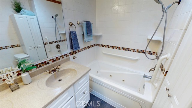 600 Inglewood Avenue, Redondo Beach, California 90278, 4 Bedrooms Bedrooms, ,2 BathroomsBathrooms,Residential,Sold,Inglewood,SB22214651