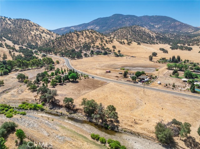 5770 Elwood, Sanger CA: https://media.crmls.org/medias/2b7b98be-9dad-48dc-b2d7-588a1075bb31.jpg