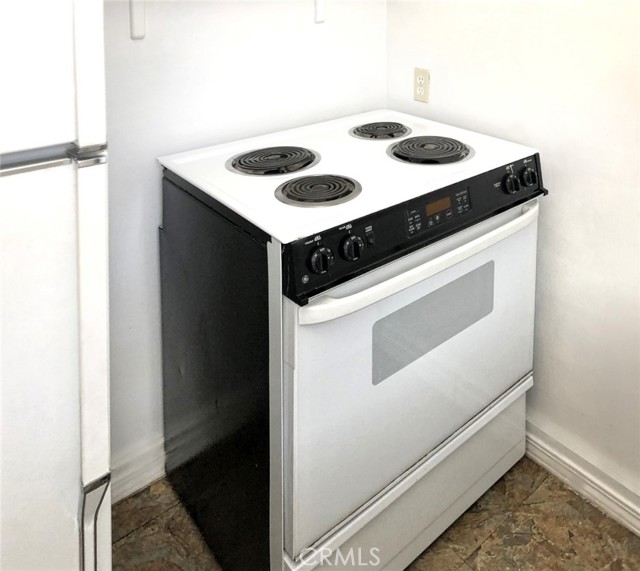 6450 Athol Avenue, 29 Palms CA: https://media.crmls.org/medias/2b7c7f86-b747-4c8b-9b18-218f9ba3254a.jpg