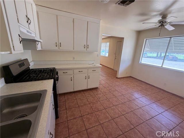 Detail Gallery Image 3 of 12 For 105 Orange Ave, Chowchilla,  CA 93610 - 3 Beds | 2 Baths