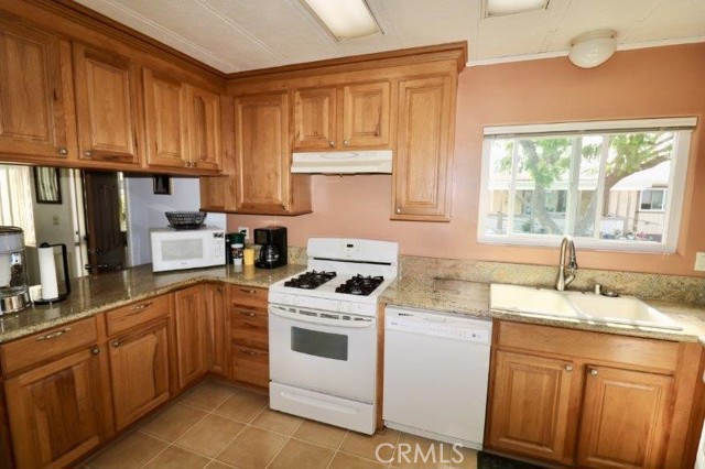 Detail Gallery Image 22 of 32 For 1251 Sky Lake Ave #330,  Brea,  CA 92821 - 2 Beds | 1/1 Baths
