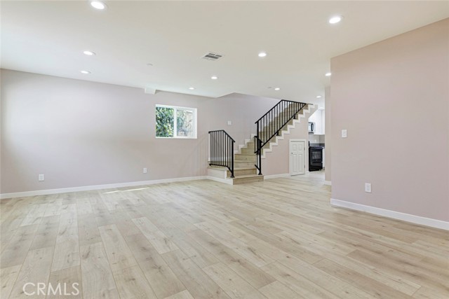 Detail Gallery Image 3 of 24 For 7300 N Firmament Ave, Van Nuys,  CA 91406 - 3 Beds | 2 Baths