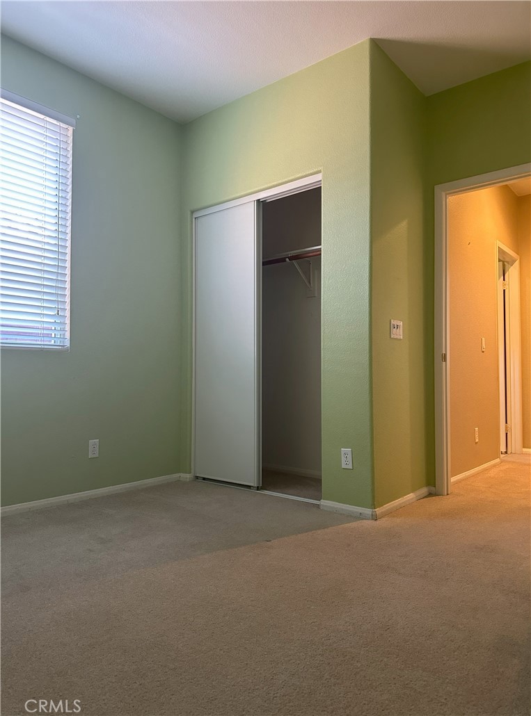 https://media.crmls.org/medias/2b804ad2-985a-4895-94d2-a431010e3fe8.jpg?preset=X-Large