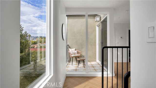 Detail Gallery Image 11 of 17 For 1347 Seward St., Los Angeles,  CA 90028 - 3 Beds | 2 Baths