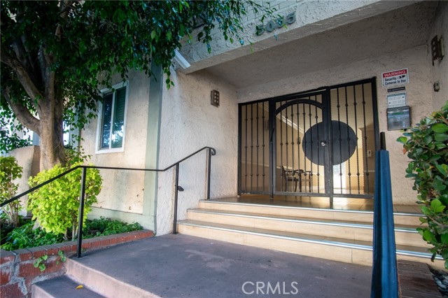 Detail Gallery Image 4 of 27 For 5055 Coldwater Canyon Ave #108,  Sherman Oaks,  CA 91423 - 2 Beds | 2 Baths