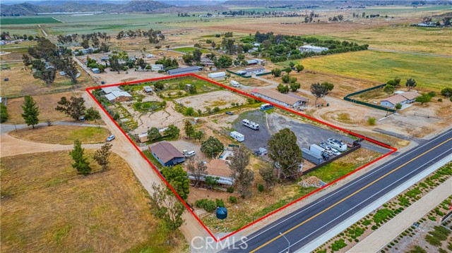 30300 Garbani Road, Menifee CA: https://media.crmls.org/medias/2b8222cc-c627-4056-a7b5-46c8c00db9e9.jpg