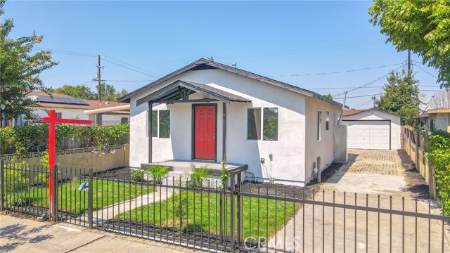 811 E 107th Street, Los Angeles, CA, 90002 811 E 107th Street, Los Angeles, CA, 90002