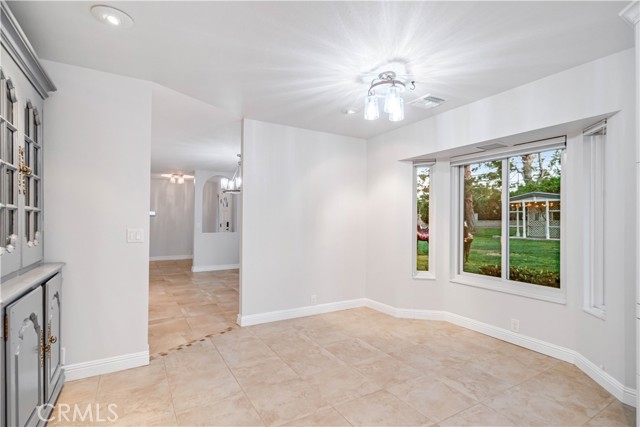 Detail Gallery Image 20 of 74 For 2755 W Avenue, Palmdale,  CA 93551 - 5 Beds | 3/1 Baths