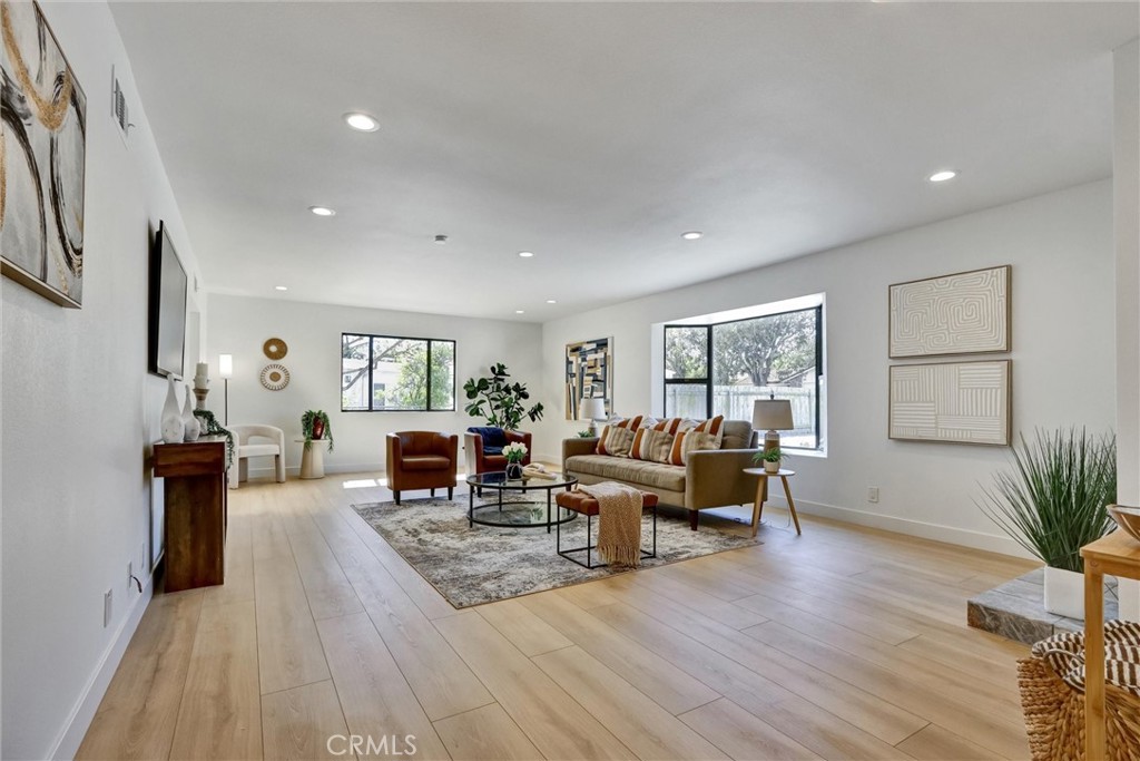 5515 Thunderbird - photo 10