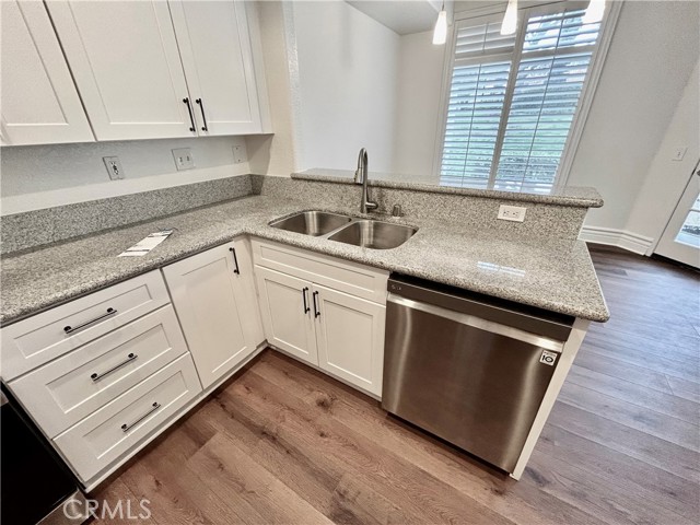 Detail Gallery Image 3 of 16 For 126 Cinnamon Teal, Aliso Viejo,  CA 92656 - 2 Beds | 2/1 Baths
