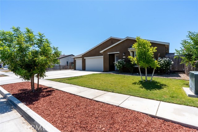Detail Gallery Image 8 of 58 For 1807 Patricia Ct, Los Banos,  CA 93635 - 4 Beds | 3 Baths
