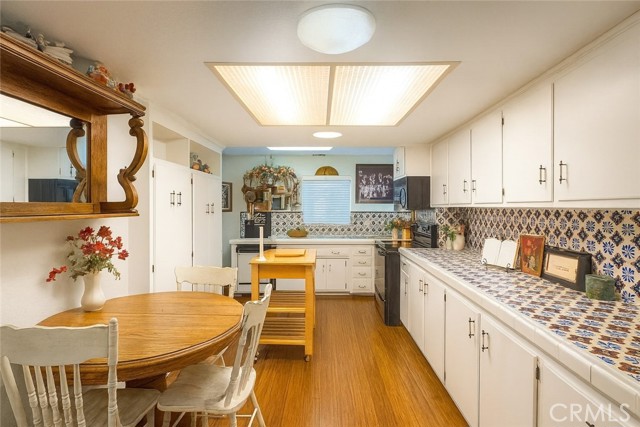 Detail Gallery Image 4 of 8 For 30099 Big Range, Canyon Lake,  CA 92587 - 3 Beds | 2 Baths