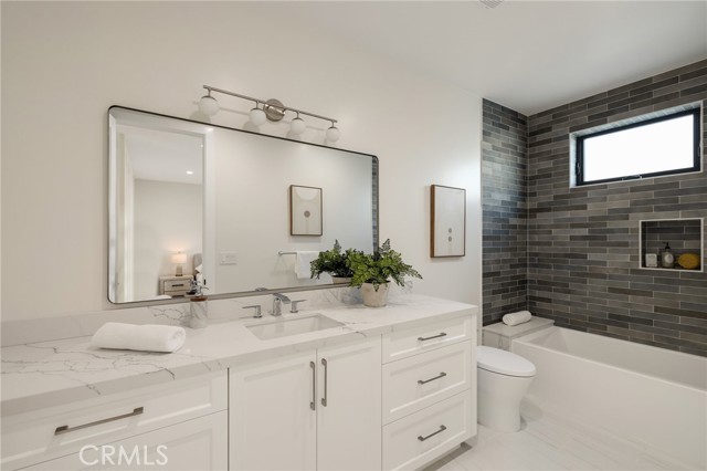 Detail Gallery Image 65 of 75 For 1820 9th St, Manhattan Beach,  CA 90266 - 6 Beds | 6/1 Baths