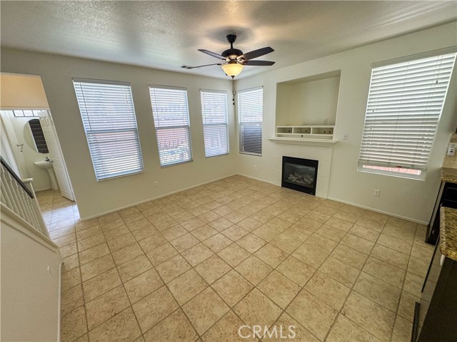 42060 Veneto Drive, Temecula CA: https://media.crmls.org/medias/2b850740-476a-4f4a-9aa3-8d831d98fed0.jpg