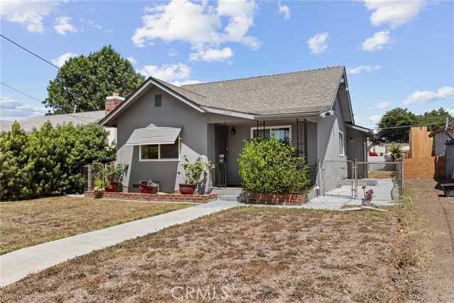 2508 El Paseo, Alhambra CA: https://media.crmls.org/medias/2b855a5b-3f40-443d-ae31-04d9a75f7115.jpg