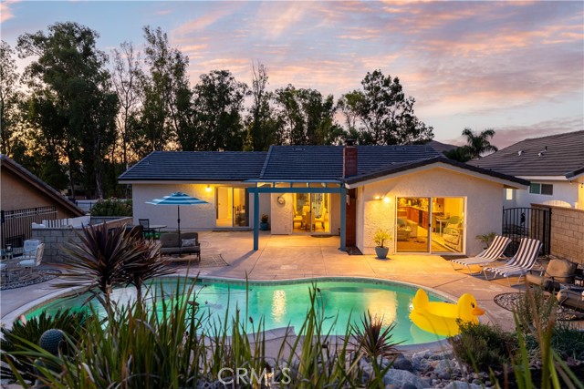 23417 Continental Drive, Canyon Lake CA: https://media.crmls.org/medias/2b85c5d8-391b-40a8-8a60-c315e7a2c23b.jpg