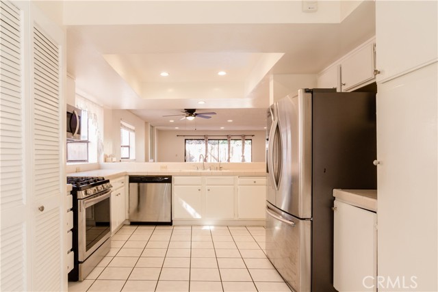 Detail Gallery Image 6 of 16 For 9906 Owensmouth Ave #7,  Chatsworth,  CA 91311 - 3 Beds | 2/1 Baths